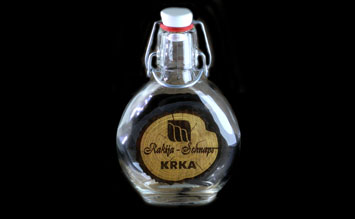 Boca za rakiju - drvena etiketa