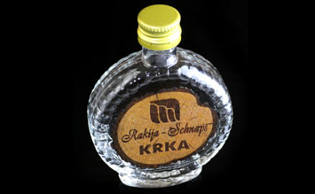 Boca za rakiju - drvena etiketa