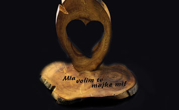 Drveni stalak s porukom